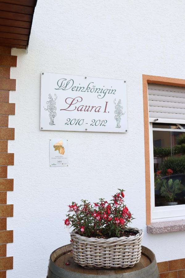 Weingut Und Gaestehaus Wolfgang Beth Kinheim Bagian luar foto