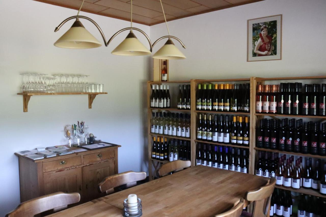 Weingut Und Gaestehaus Wolfgang Beth Kinheim Bagian luar foto